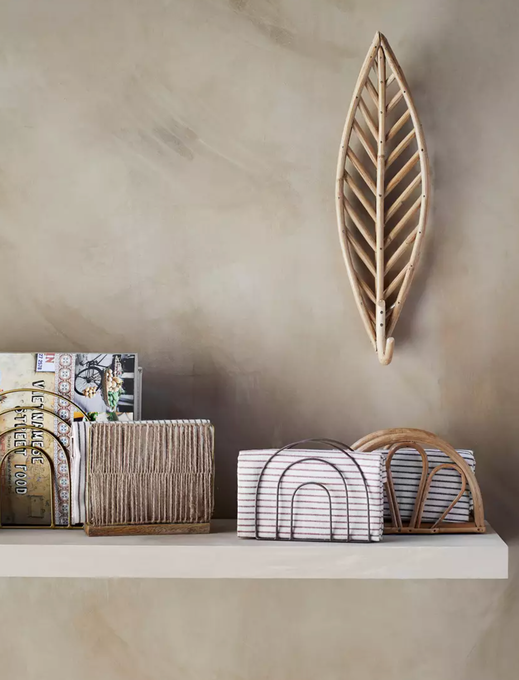Magazine holder rainbow gold